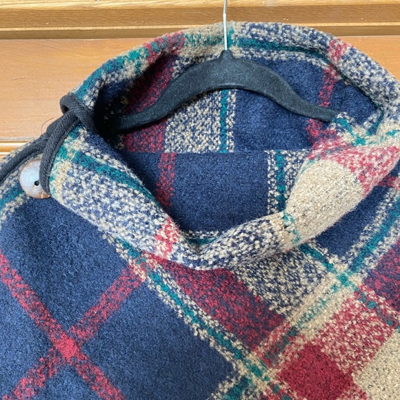 Cape Versatile Collar Handmade OS - Picture 4 of 7